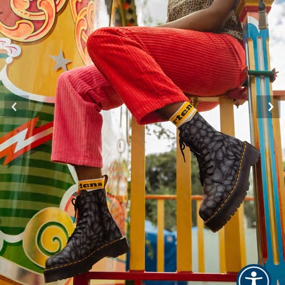NWT Dr. Martens Jadon Boots - Picture 1 of 3